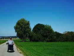 Blick zurück auf Großtissen von einem landwirtschaftlichen Weg aus